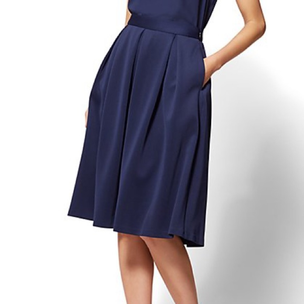 New York & Co 7th Avenue - Blue pleated skirt - 12